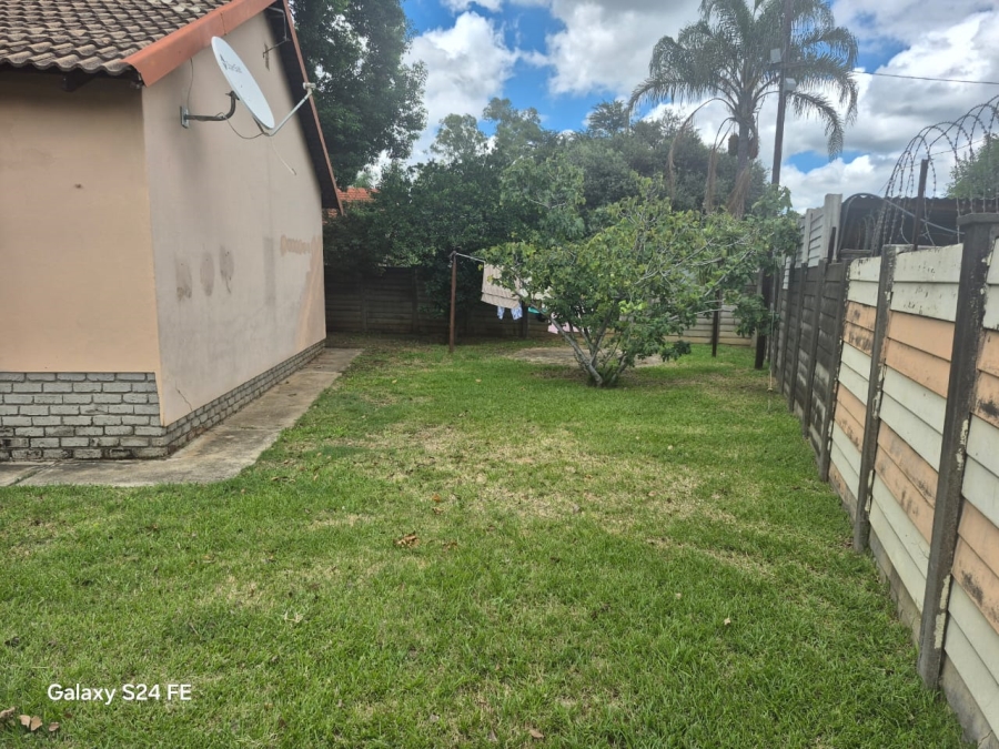 6 Bedroom Property for Sale in Rustenburg North North West